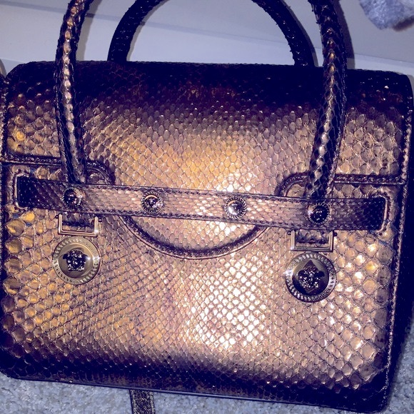 BRAND NEW NEVER USED VERSACE LIMITED EDITION!! π₯ - Picture 3 of 4